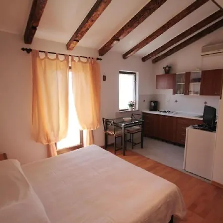 Studio-wohnung In Novigrad By Interhome Novigrad Istria